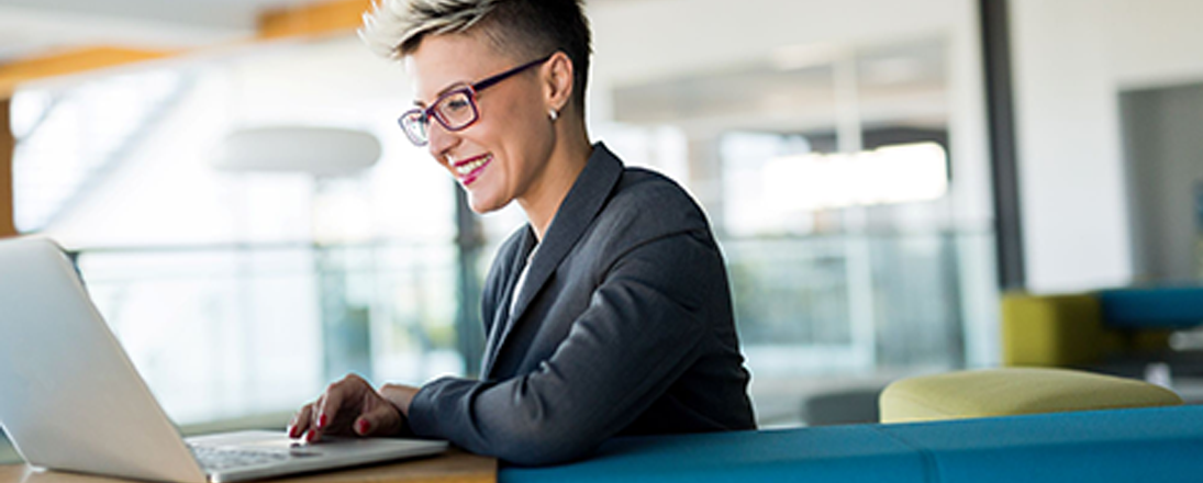 Business woman on computer